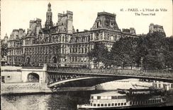 CPA Paris L'Hotel De ville Peniche Bateau
