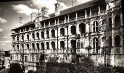 CPM Blois Facade Principale du Chateau