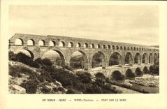Puente de Nimes de la POSTAL de la VENDIMIA en Gard