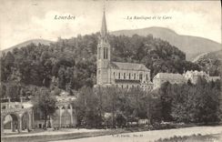 VINTAGE POSTCARD Heavy the Basilica and the Station