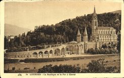 CPA Lourdes La basilique et le fer a cheval
