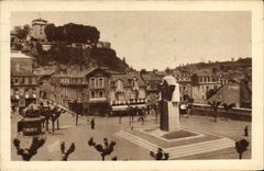 CPA Lourdes La playe Peyramale et le chateau fort