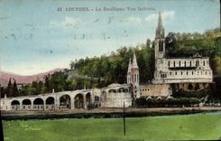 VINTAGE POSTCARD Heavy the Basilica Seen side