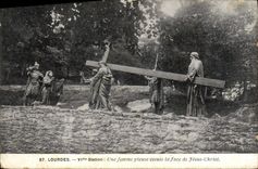 VINTAGE POSTCARD Heavy 6th station a pious woman essuie the face of Jesus Christ