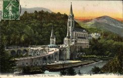 CPA Lourdes La Basilique et les Piscines