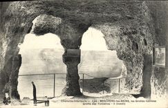 VINTAGE POSTCARD Meschers les Bains the Habitees Caves