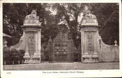 CPA The Lion Gates Hampton Court Palace