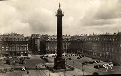CPM Paris ses Merveilles Place vendome et Colonne de la Grande Armee