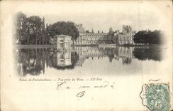 CPA Palais de Fontainebleau Vue Prise du Parc