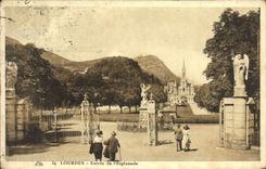 CPA Lourdes Entree De l'Esplanade