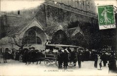 CPA Lourdes Les Piscines Attelage