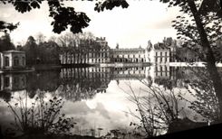 MODERN CARD Fontainebleau the Palate and I' Etang of carps