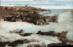 VINTAGE POSTCARD Pouliguen Effects Waves on the Rocks of the Great Dimension