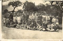 CARTE PHOTO Colonie de vacances Enfants Folklore 