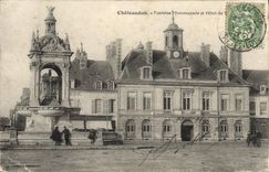 CPA Chateaudun Fontaine Monumentale et Hotel de ville