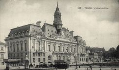 CPA Tours L'Hotel de Ville Tramway