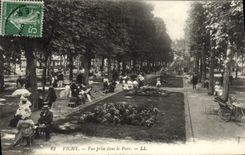 CPA Vichy Vue prise dans le Parc