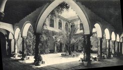 VINTAGE POSTCARD Cordoba Patio of Put Gum