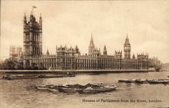VINTAGE POSTCARD House off Parliament from to rivet London Boat