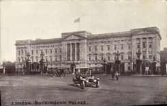 VINTAGE POSTCARD London Buckingham Palace Car