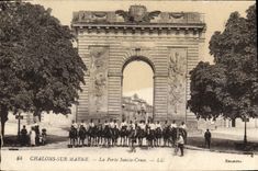 VINTAGE POSTCARD Trawl-nets On the Marne the Gate Holy Cross Militaria Soldiers