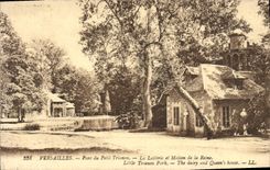 CPA Versailles Parc du Petit Trianon La Laiterie et Maison de la Reine