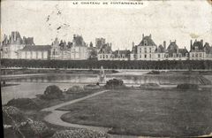 VINTAGE POSTCARD Castle of Fontainbeleau