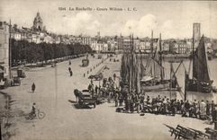 VINTAGE POSTCARD La Rochelle Course Wilson Boat of sin