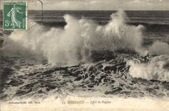 VINTAGE POSTCARD Hendaye Effect Waves