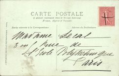 La cornisa de la POSTAL de la VENDIMIA del rojo de Esterel Antheor oscila