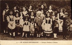 VINTAGE POSTCARD In Reconquered Alsace Group Of Children Of Alsace Folklore