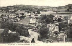 VINTAGE POSTCARD Heavy the Bridge Of the Boulevard