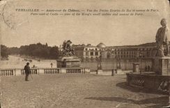 VINTAGE POSTCARD Versailles Before Court Of the Castle Seen of the small stables of the king and avenue of Paris