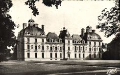 VINTAGE POSTCARD the Castle De Cheverny the Southern Frontage