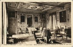 VINTAGE POSTCARD Castle De Cheverny the large Living room Beautiful paintings and tapestries of Aubusson of the time of Louis XIV