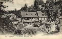VINTAGE POSTCARD Heavy the House of Bernadette
