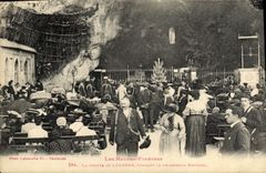 VINTAGE POSTCARD Heavy the Cave of Doors during the national pilgrimage