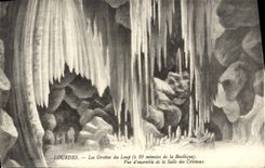 VINTAGE POSTCARD Lourdes the Caves of Wolf has 10 minutes of the Overall picture basilica of the room of the crystals