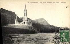 VINTAGE POSTCARD Heavy Sight on the Basilica and Gave