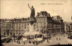 VINTAGE POSTCARD Paris Places Republic Lion