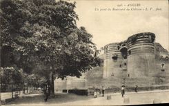 La POSTAL de la VENDIMIA encoleriza un punto del bulevar de Choteau