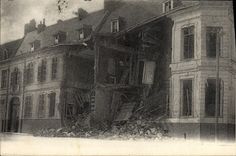 VINTAGE POSTCARD Houses ecroulees