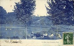 VINTAGE POSTCARD the Email With the water La Rochelle Part