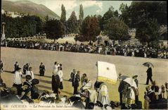 VINTAGE POSTCARD Heavy Proccssion of Blessed Sacrament