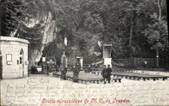 VINTAGE POSTCARD Heavy Miraculous Cave of Notre Dame de Lourdes