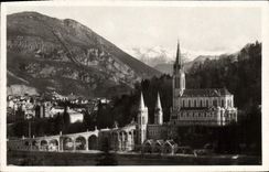VINTAGE POSTCARD Heavy the basilica and the Peak di Jer