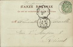 CPA Chateau de Pierrefonds Cour d'Honneur Le Beffroi