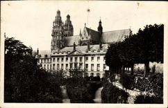 CPM Tours Le Musee des Beaux Arts et la Cathedrale