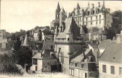 CPA Loches Le Chateau Royal La Porte des Cordeliers et la Collegiale