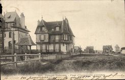 VINTAGE POSTCARD Norman Cottages Beach of Hermanville